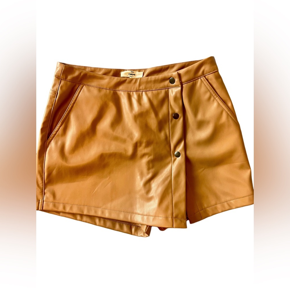 Entro Cream and Brown Leather Accent Shorts